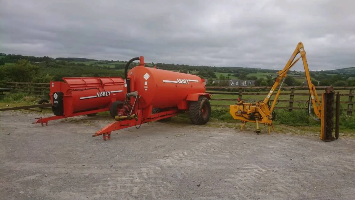 Abbey 2070 Dung Spreader & 1600 Slurry Tanker
