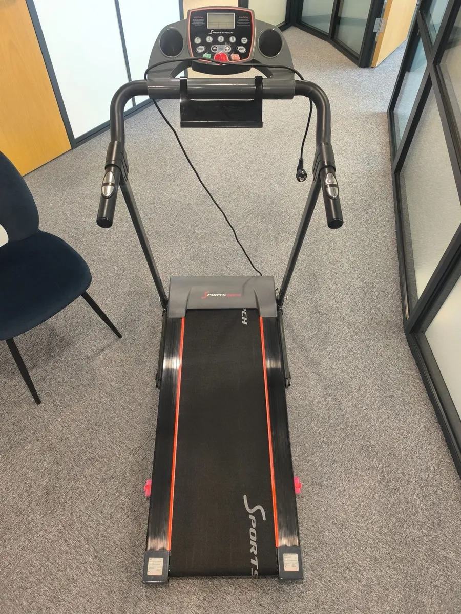 Sportstech F10 Treadmill - Image 4