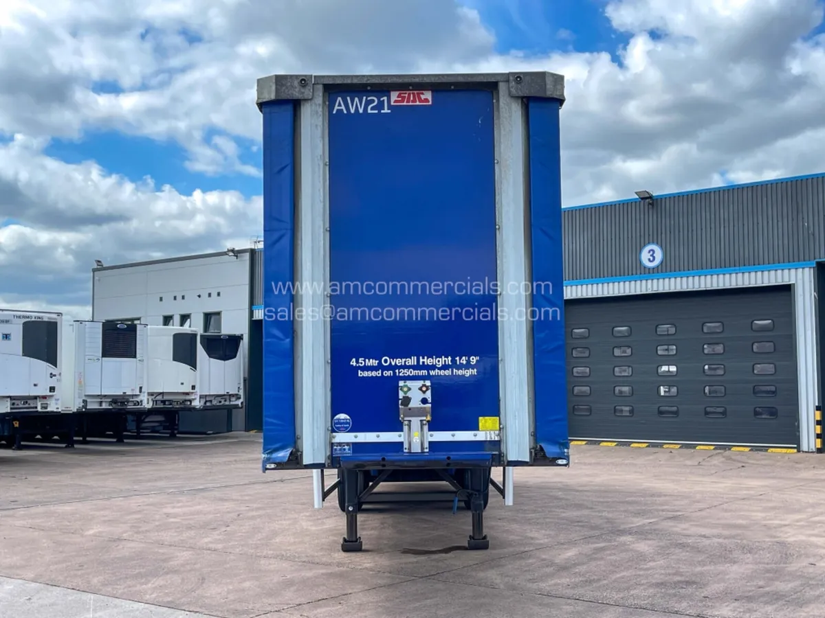 2023 SDC CURTAIN SIDE TRI AXLE TRAILER - Image 2