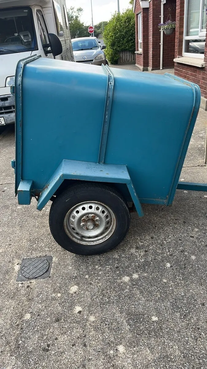 Dog Box - Image 2