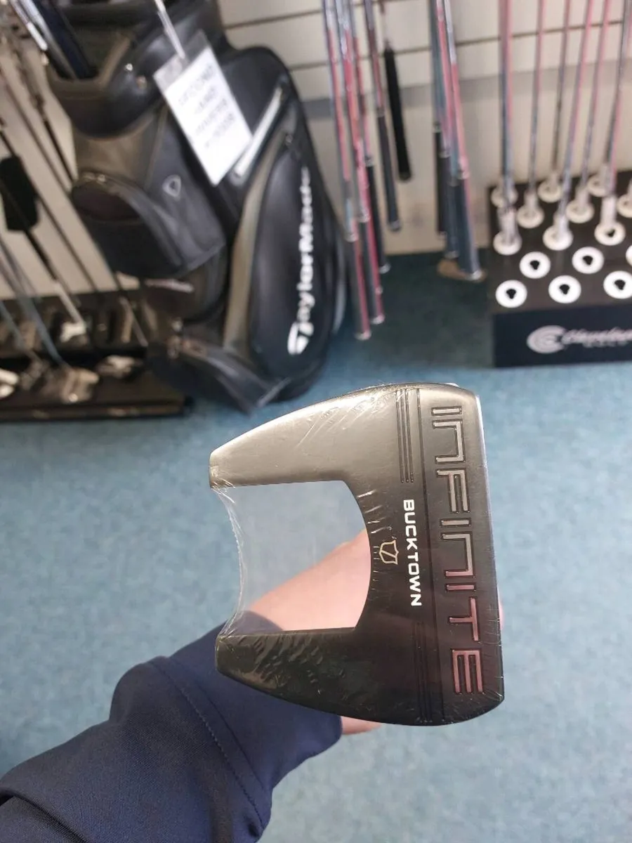 Wilson infinite bucktown putter - Image 1
