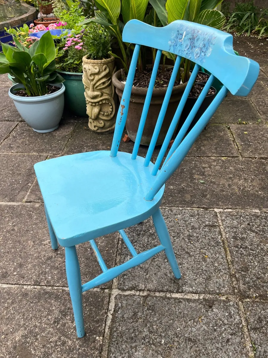 Wooden kitchen chairs - Image 1