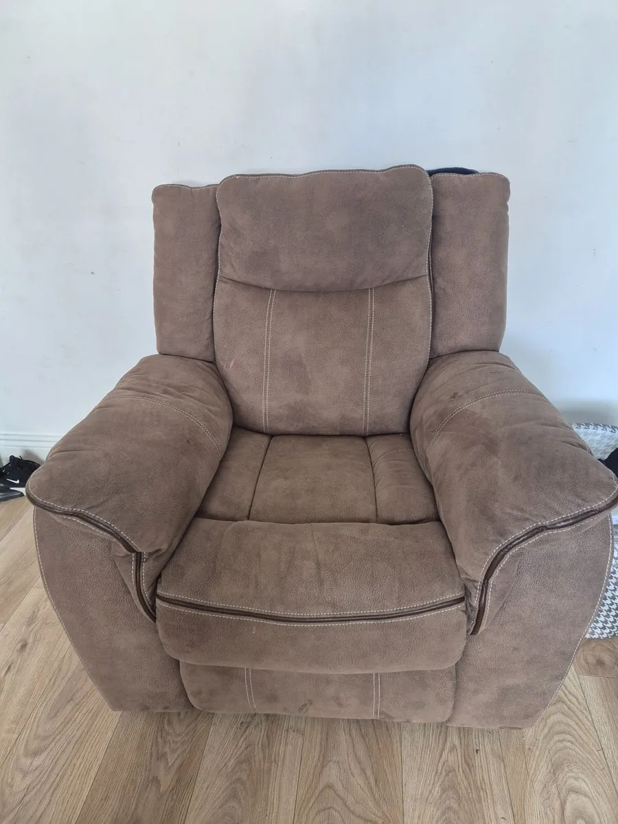 L shape recliner sofa and armchair - Image 4