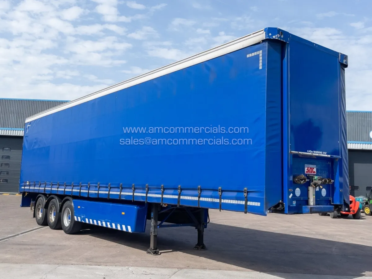 2017 SDC 4420MM CURTAINSIDE TRI AXLE TRAILER - Image 1