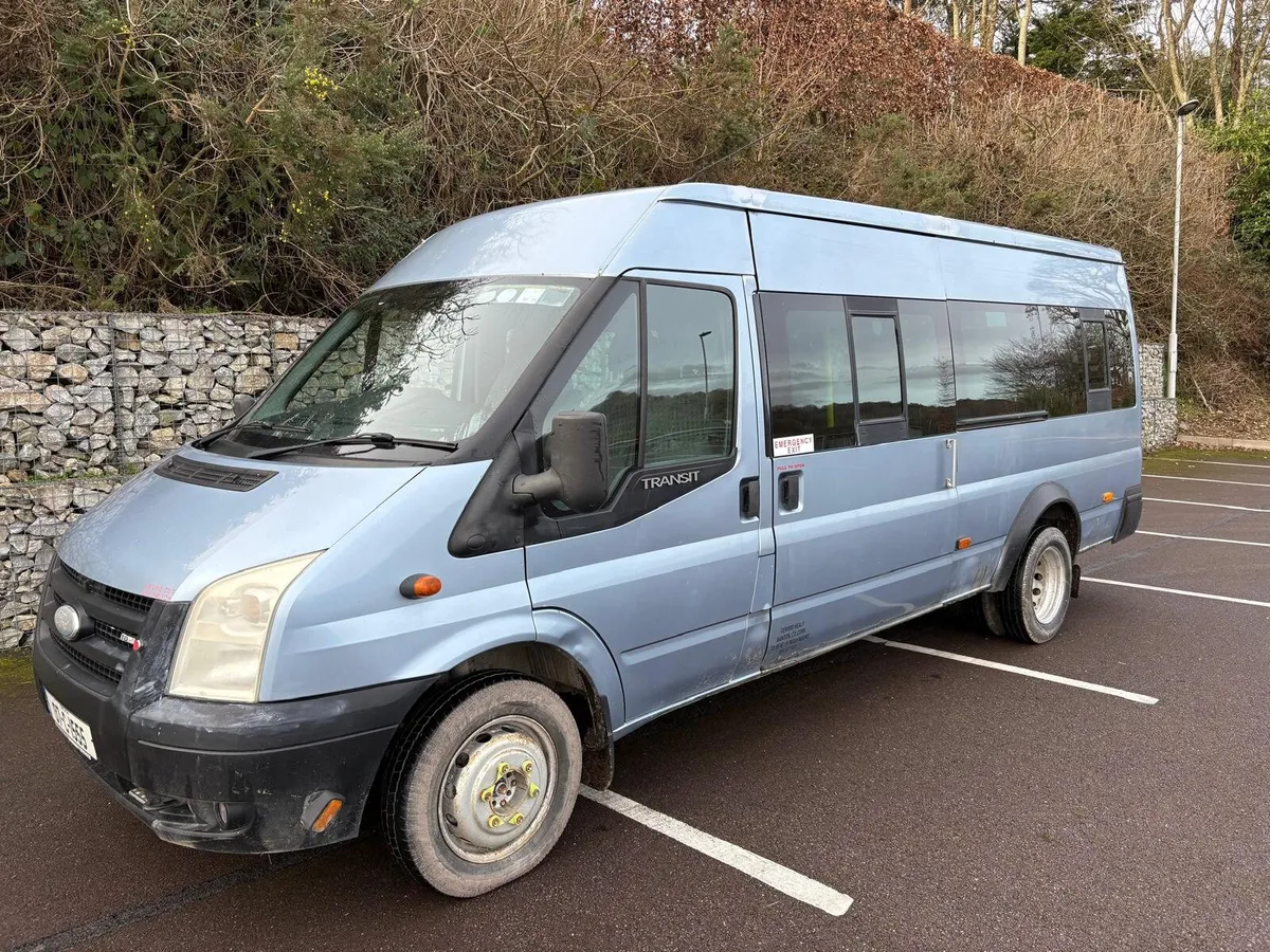 Ford transit minibus - Image 1