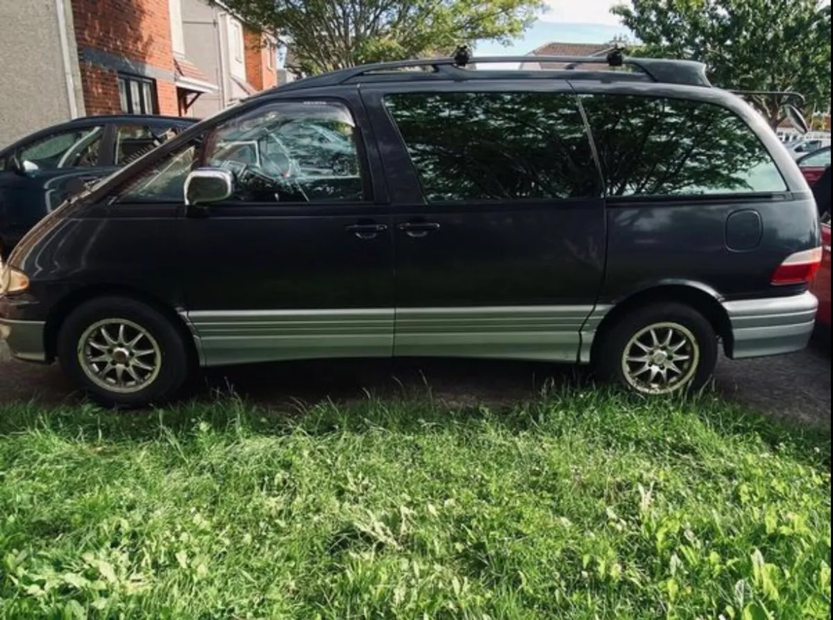 Toyota Estima Lucida 1998 Rare 8-Seater € Flexible - Image 1
