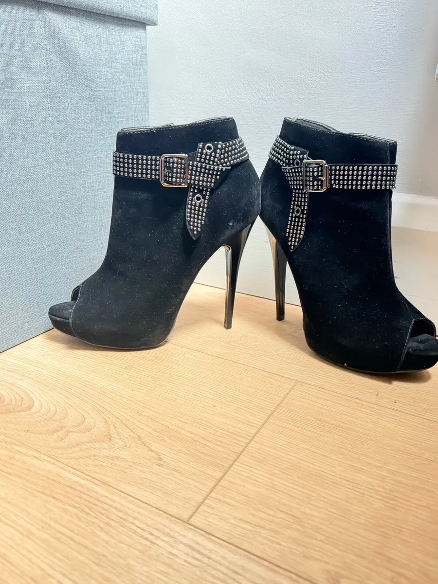 Shoes - Image 2