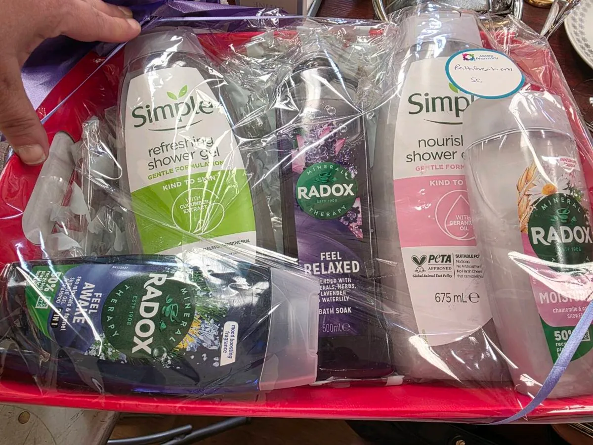 HUGE HAMPER, With Huge Shower & Shampoo Gels ! - Image 2