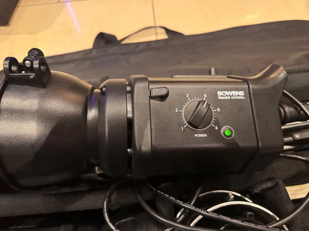 Bowens GM400 Studio Wireless Lights - Image 1