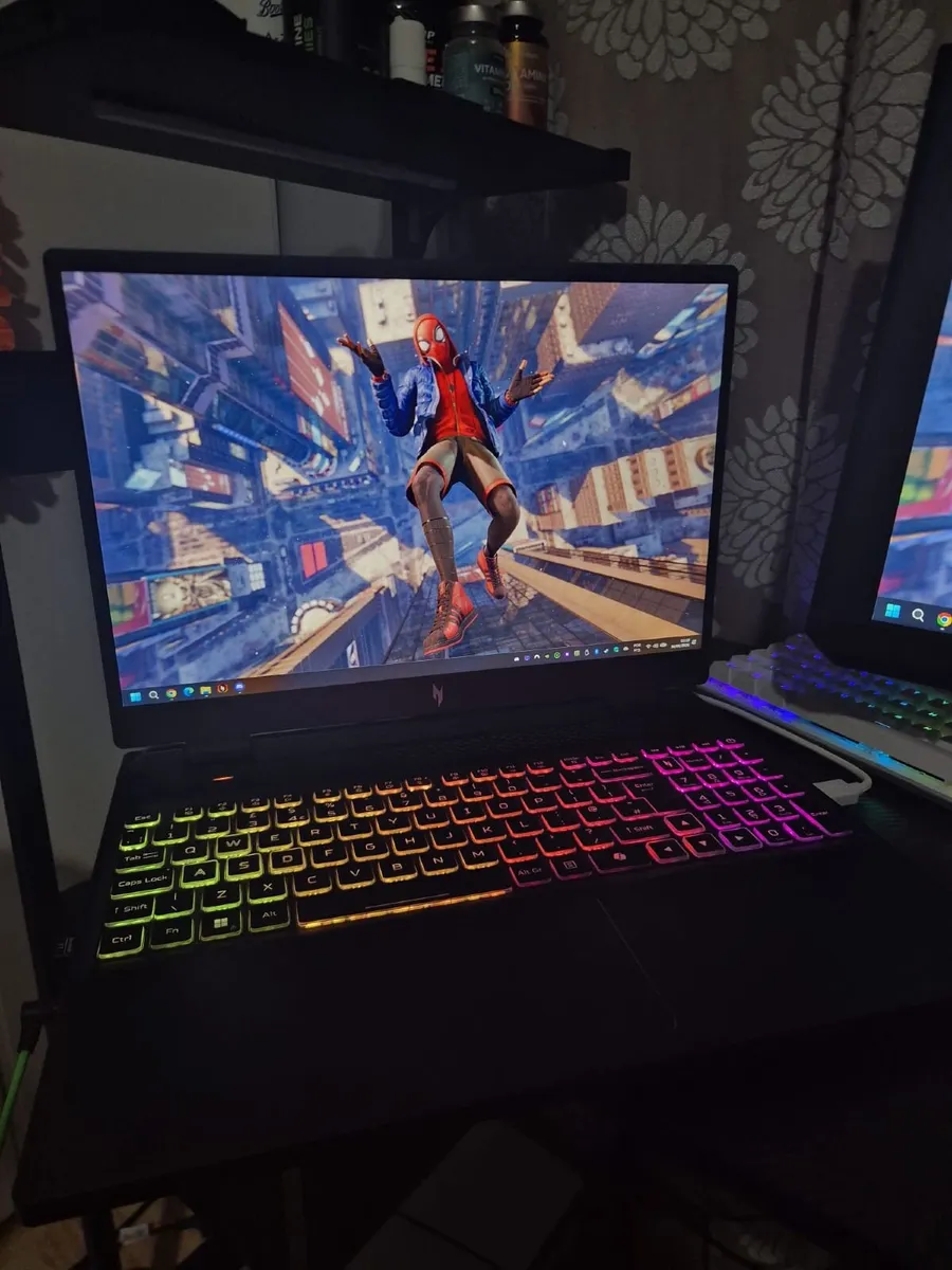 Acer Nitro 16 AN16-42 - Image 1
