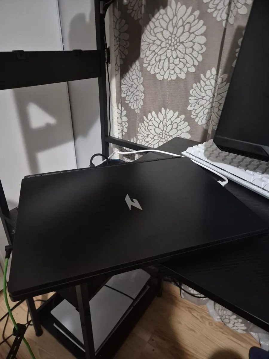 Acer Nitro 16 AN16-42 - Image 2
