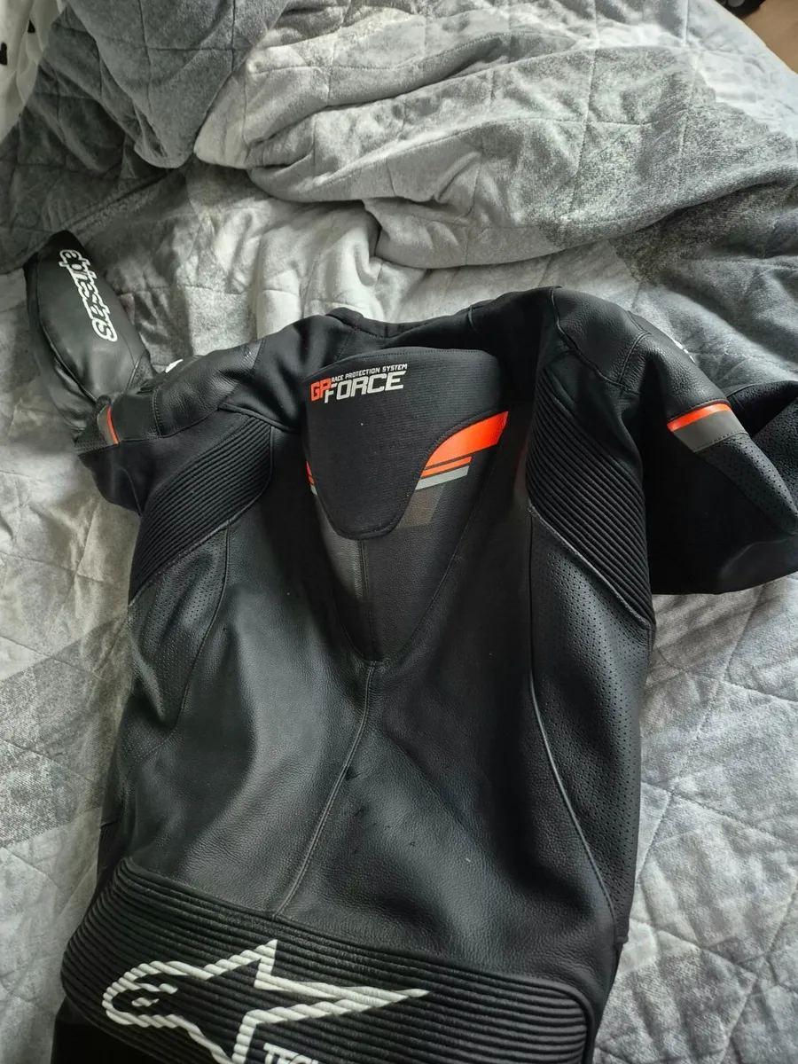 Motorcycle suit - Image 2
