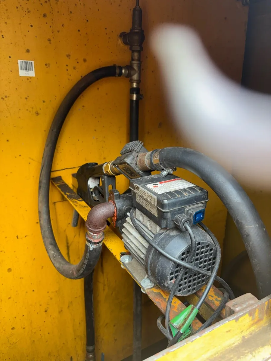 Bunded fuel tanks and water bowser - Image 3