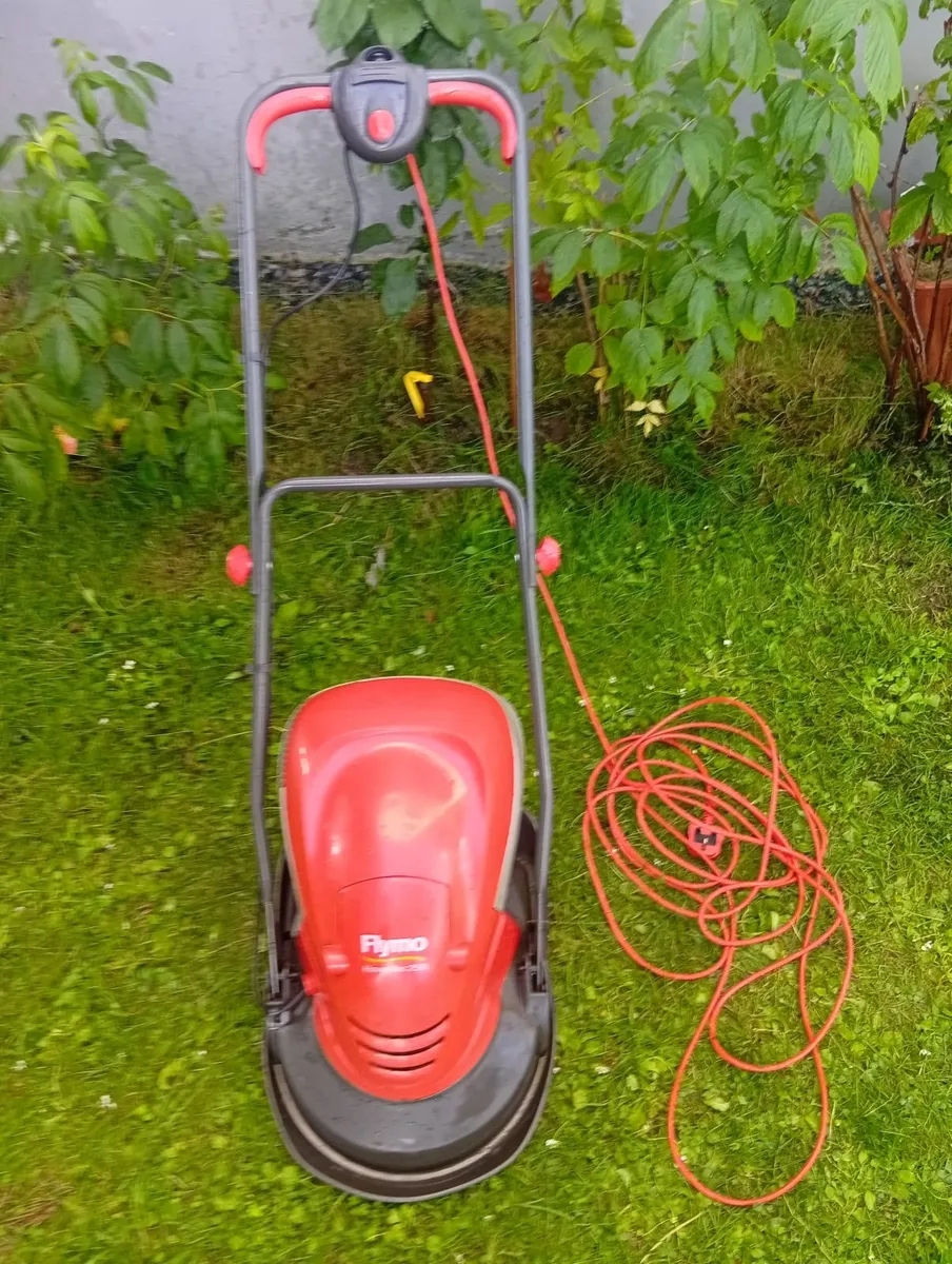 Quality Flymo Lawnmower Grass Cutter 6months old - Image 3
