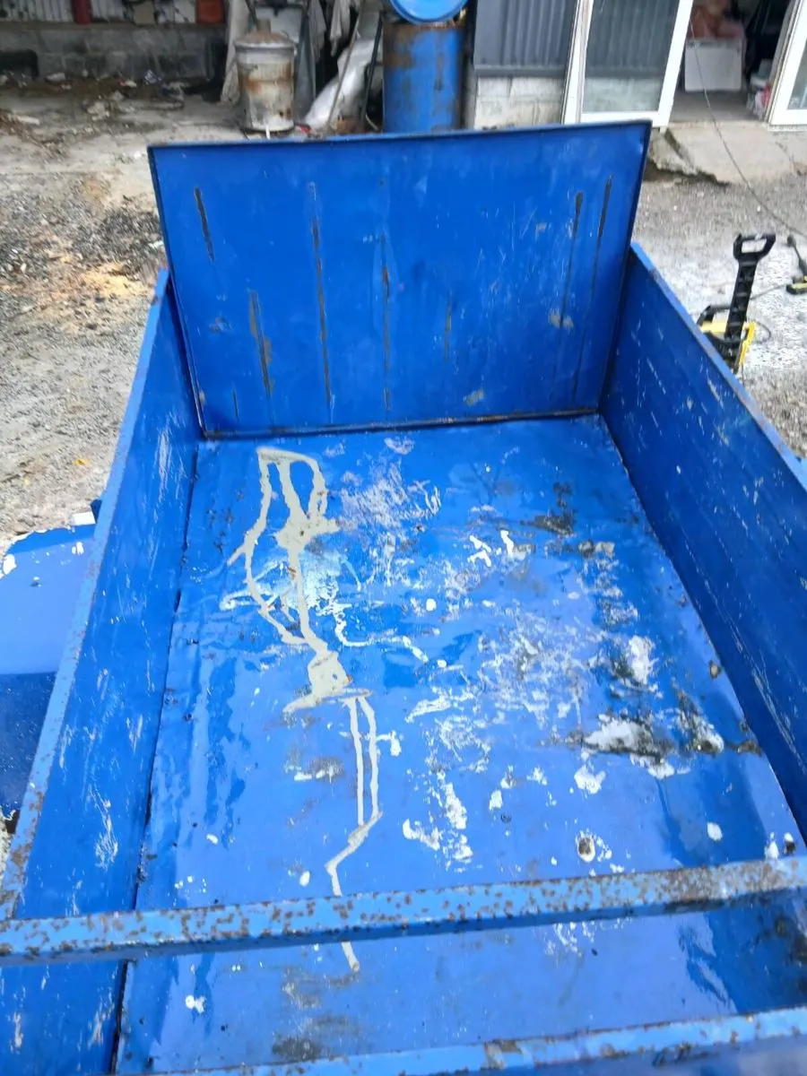 Trailer - Image 2