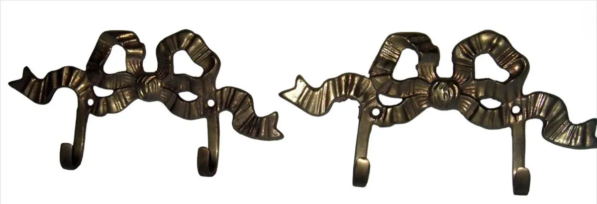 Pair of Large Vintage Brass Bow Wall Hooks - Image 2