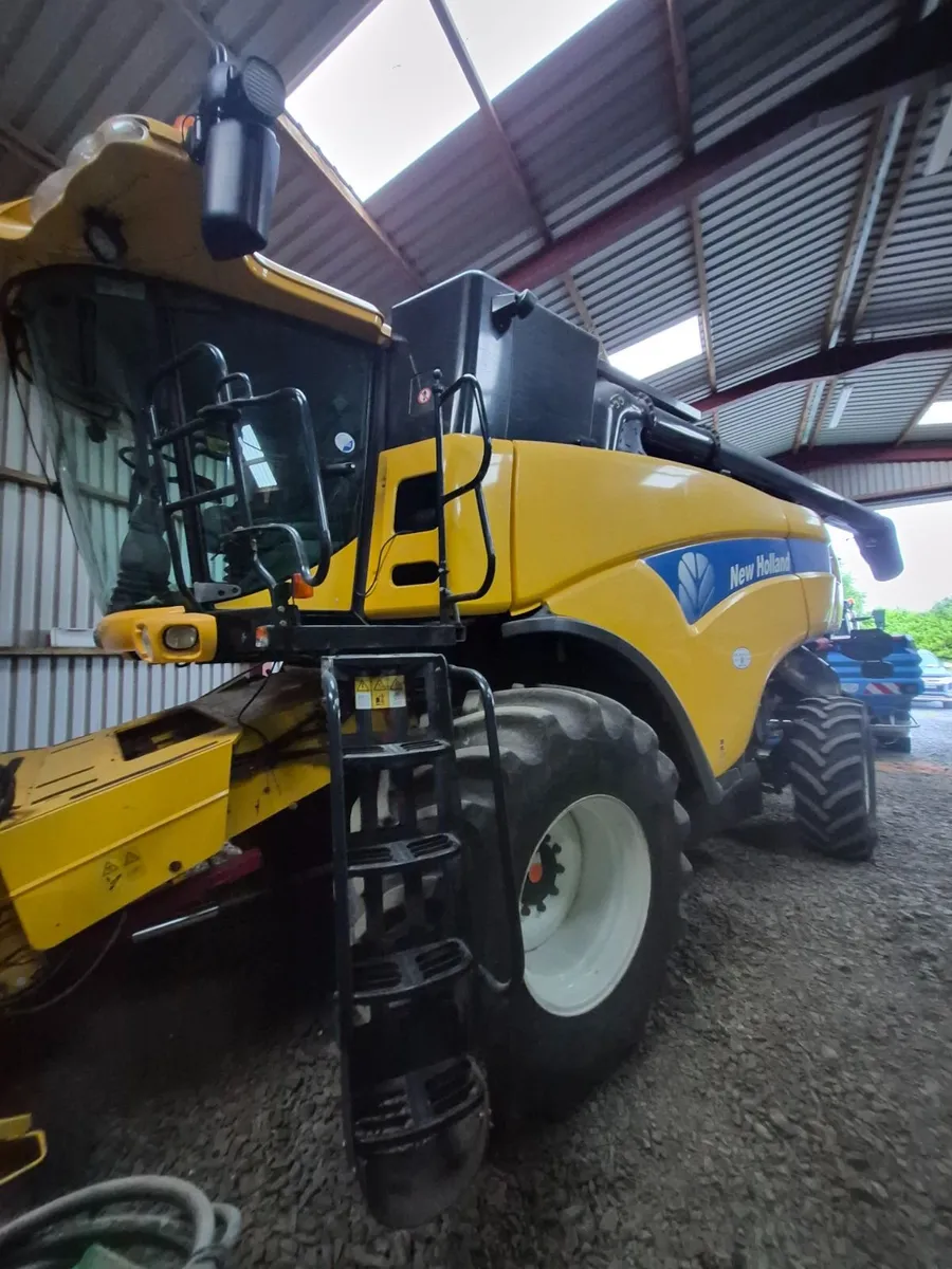 Combine Harvester - Image 2