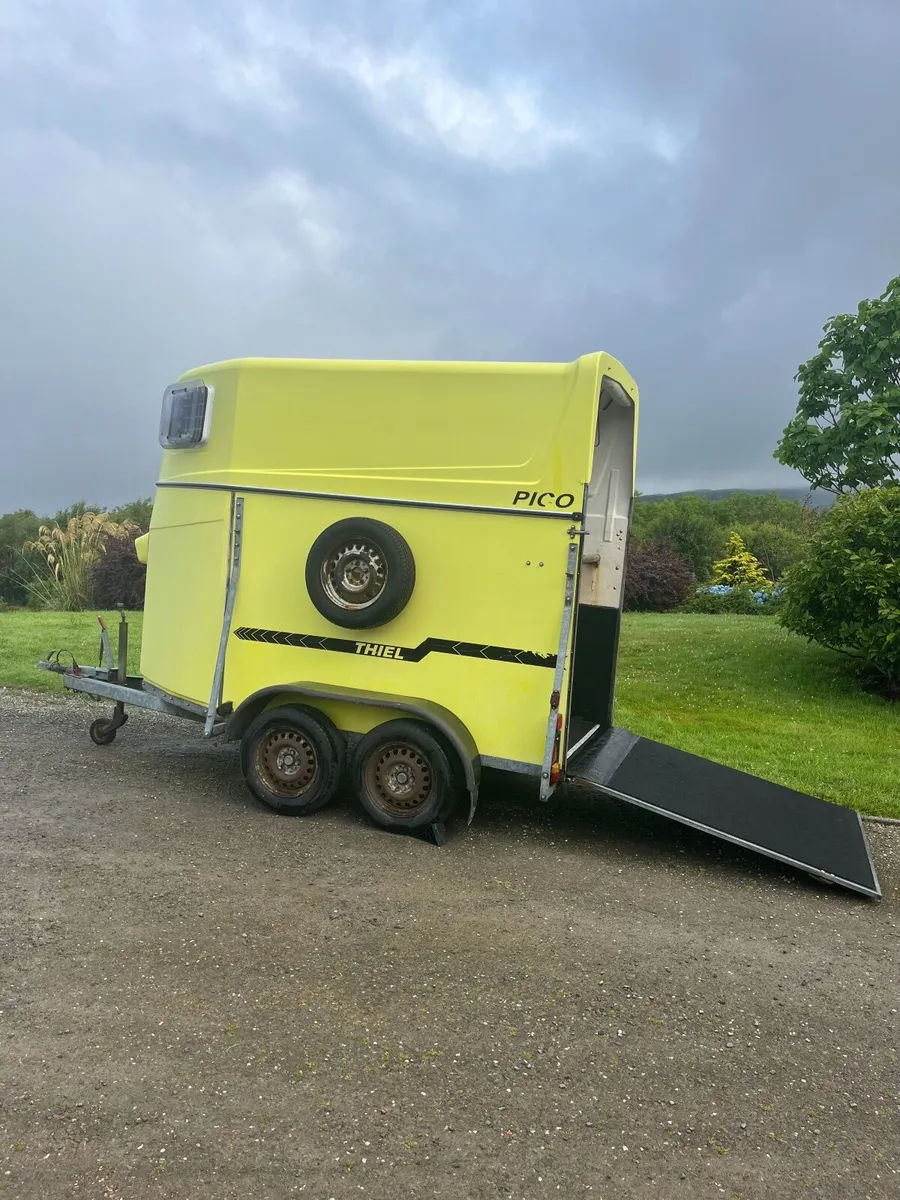 Horse trailer 1 1/2 - Image 1