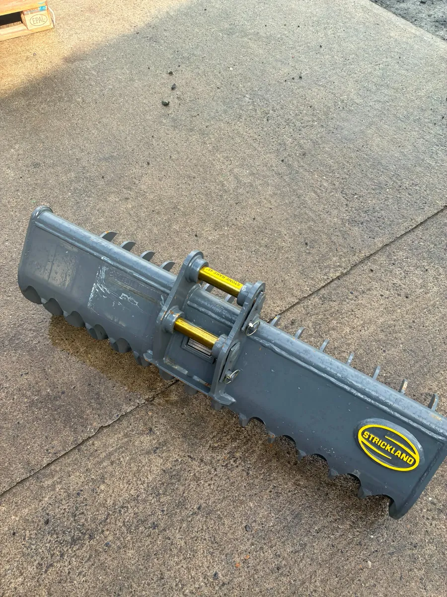 STRICKLAND 48 inch Stone Rake - Image 3