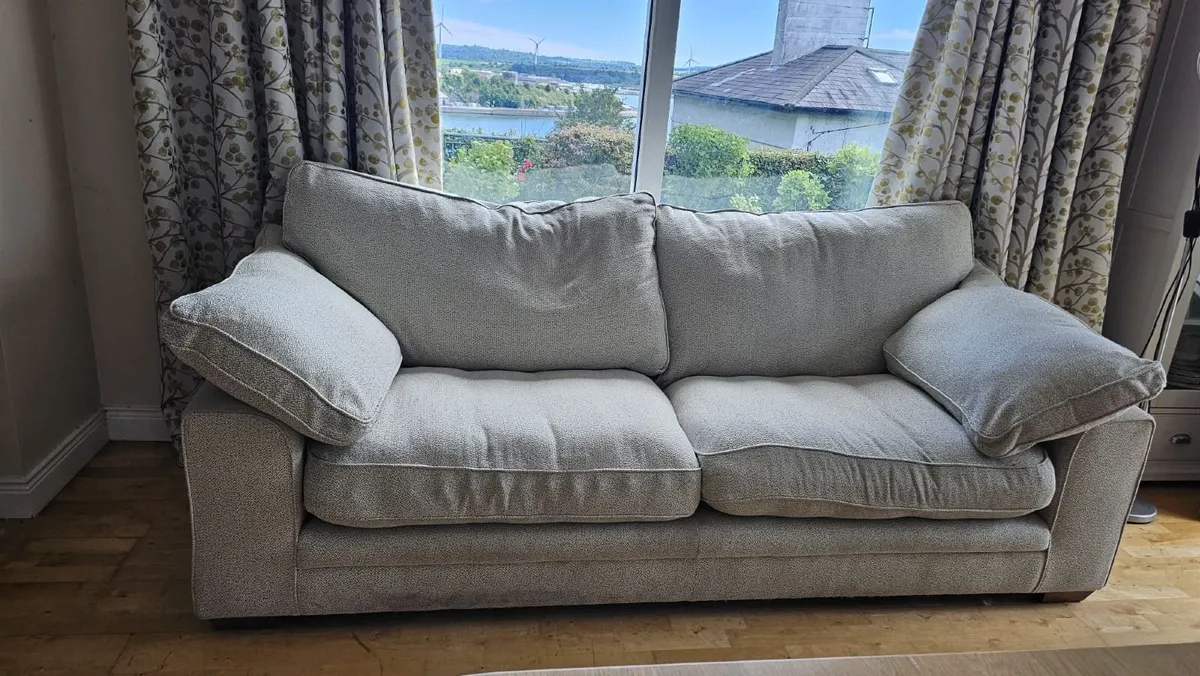 Large 3 seater couch. Excellent condition. - Image 1