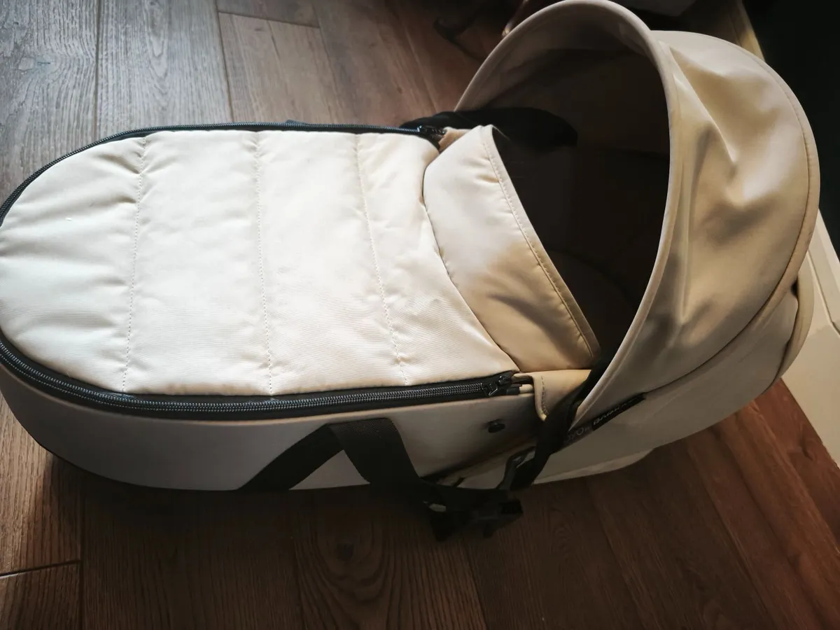 Bassinet for Yoyo stroller - Image 1
