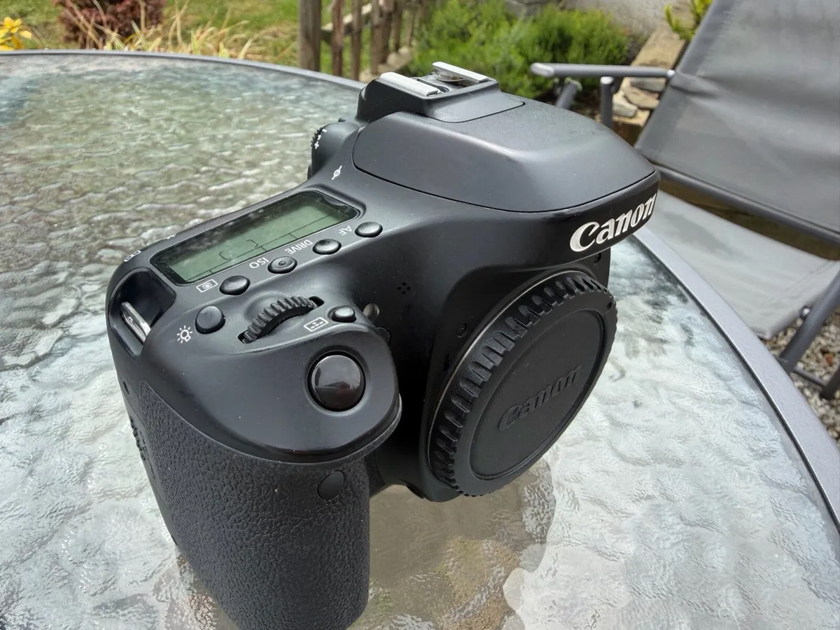 Canon 80D - Image 2