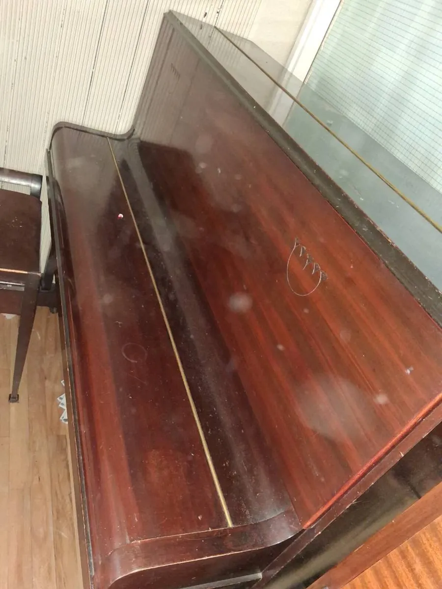 Piano - Image 1