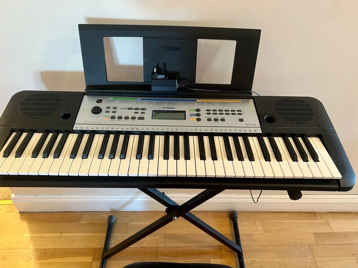 Yamaha YPT-255 keyboard - Image 2