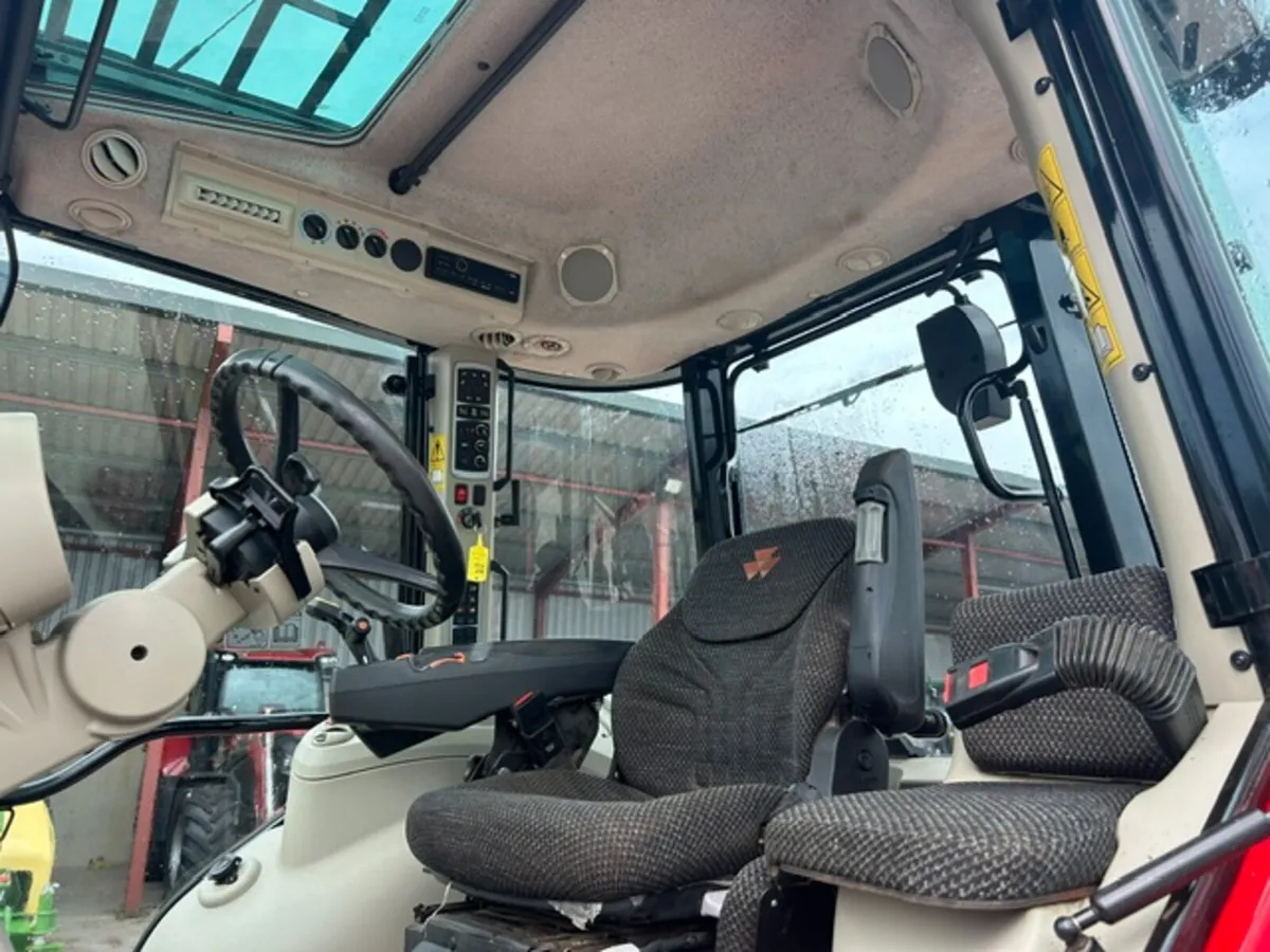 massey ferguson 5711S - Image 4