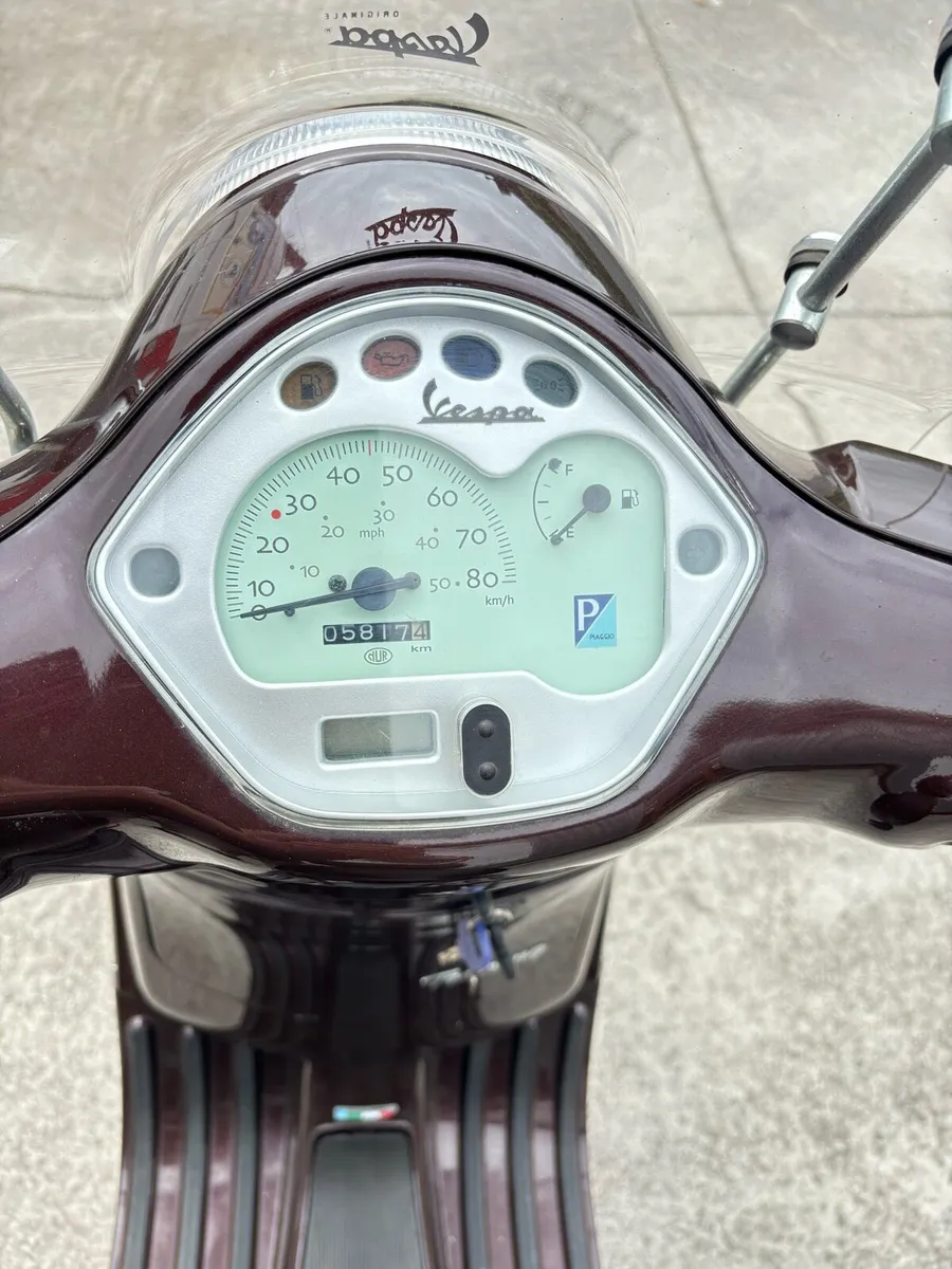 2010 Vespa LX50 touring 2T - Image 4