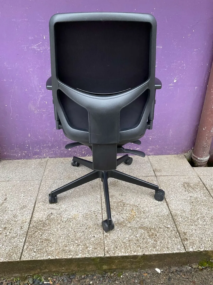 Senator Meteor mesh back ergonomic office chair - Image 3