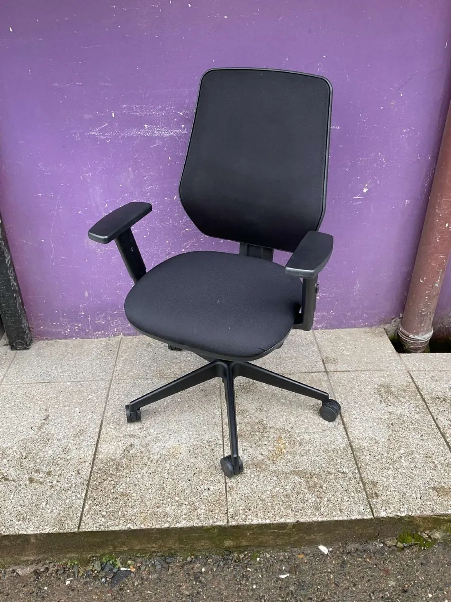 Senator Meteor mesh back ergonomic office chair - Image 1
