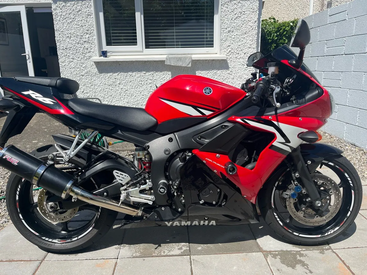 Yamaha R6 - Image 1