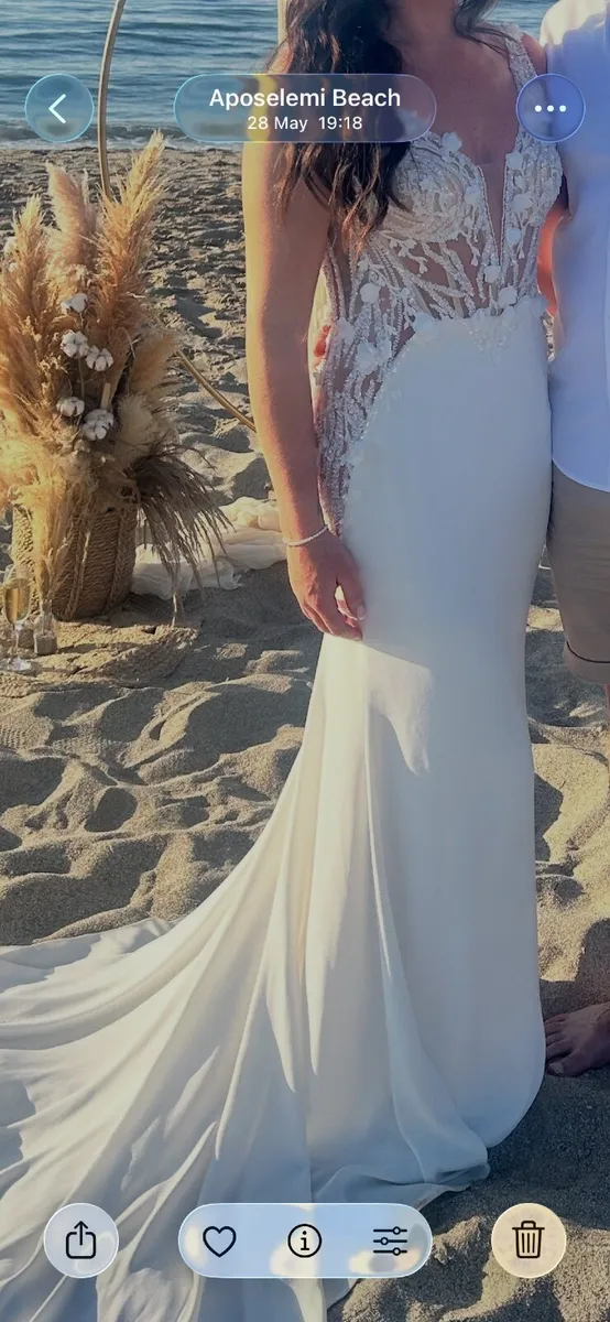 Wedding dress - Image 1