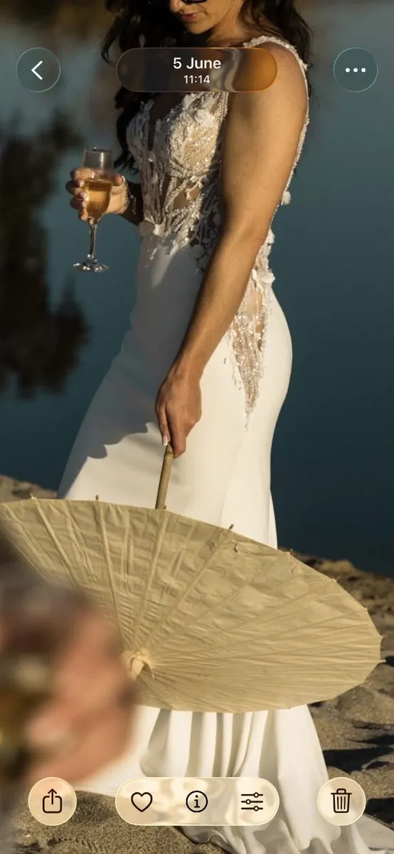Wedding dress - Image 3