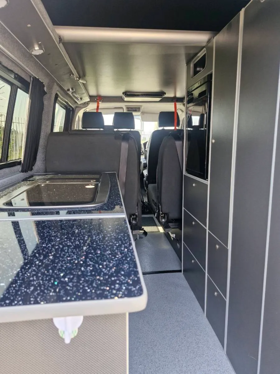 VW CAMPERVAN - Image 4