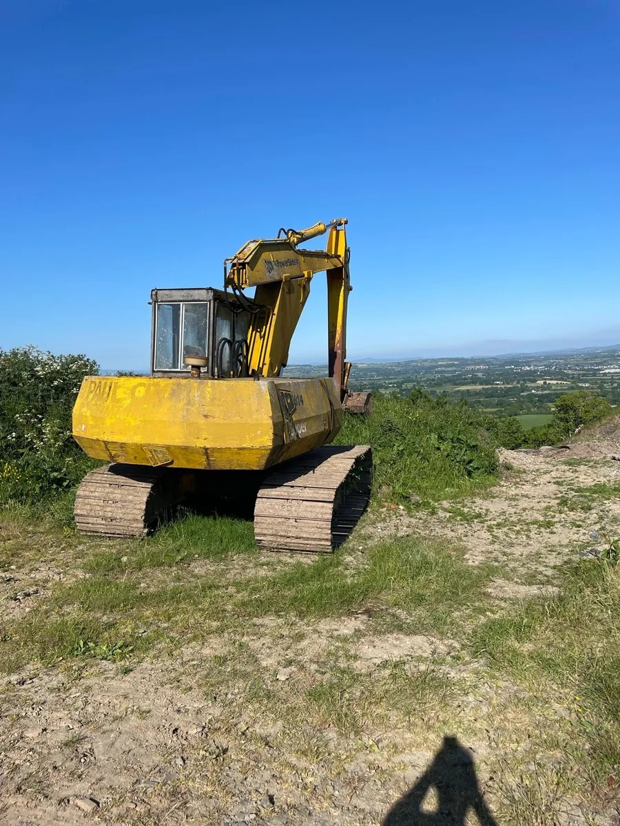 JCB excavator - Image 1