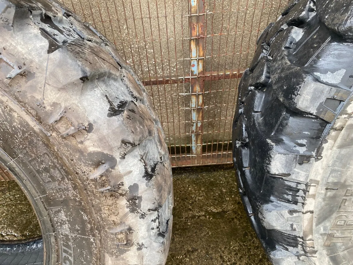 460/70R24 HARD SURFACE TYRES  SHOVEL TELEHANDLER - Image 2
