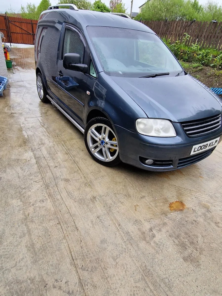 Volkswagen Caddy 2009 - Image 2