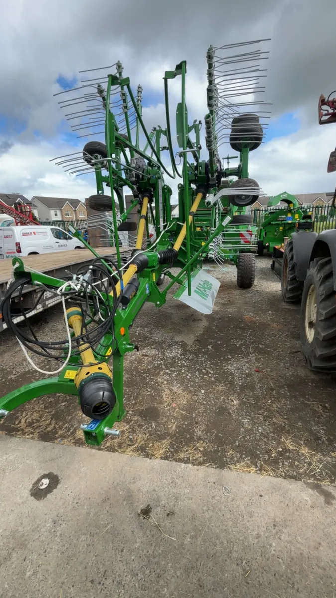 New McHale R62-72 Rake - Image 3