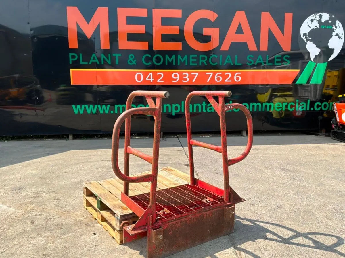 Trench box ladder safe platform / access gantry fr - Image 1