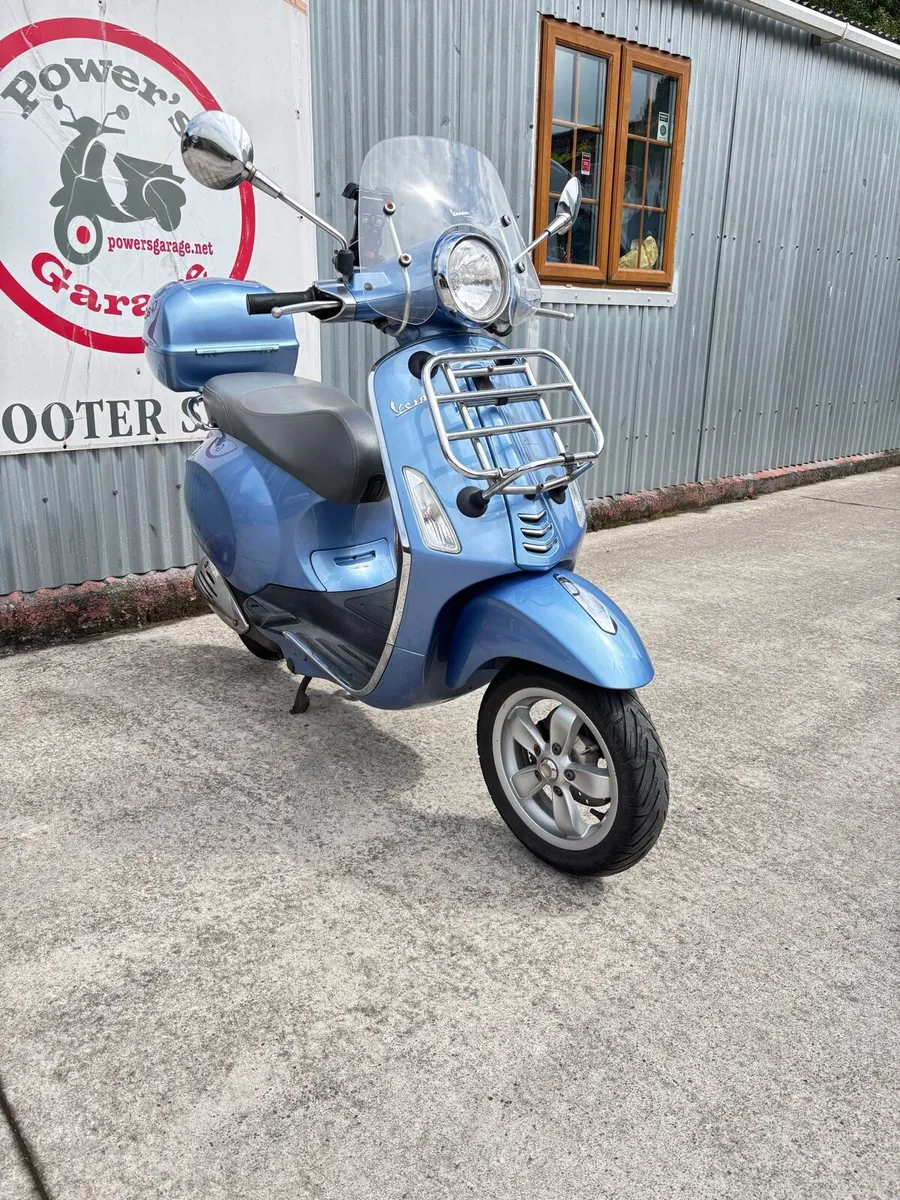 2015 Vespa Primavera 2 stroke 50cc model - Image 1