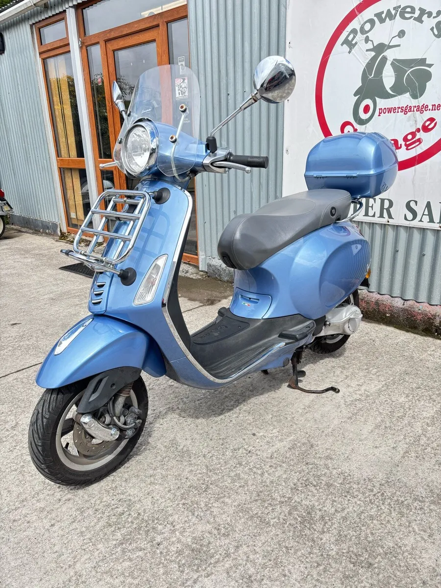 2015 Vespa Primavera 2 stroke 50cc model - Image 3