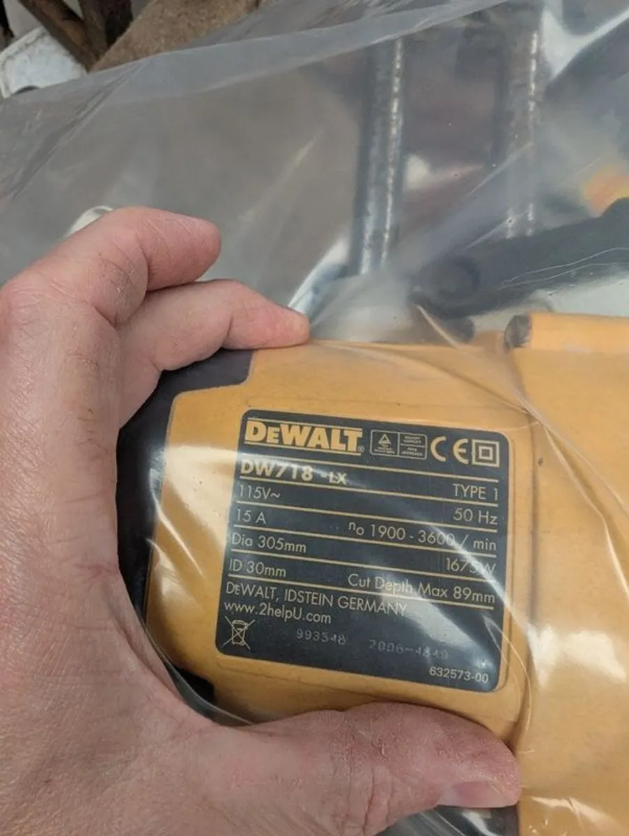 Dewalt 718-LX Mitre Saw - Image 3