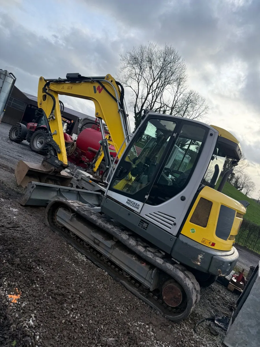 Wacker Neuson ET90 9ton digger - Image 1