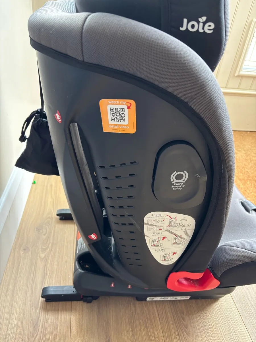 Joie isofix car seat - Image 2