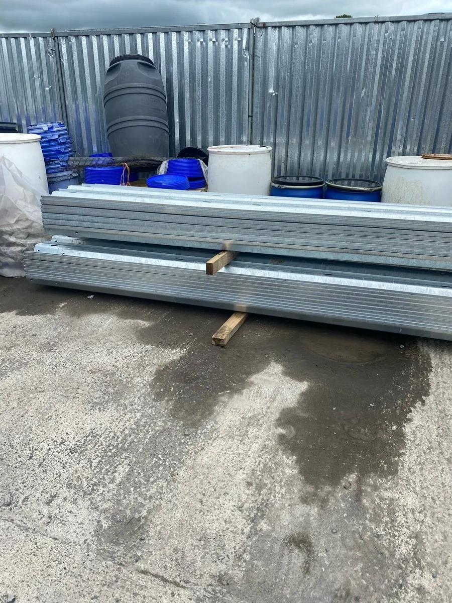 Crash barrier - Image 4
