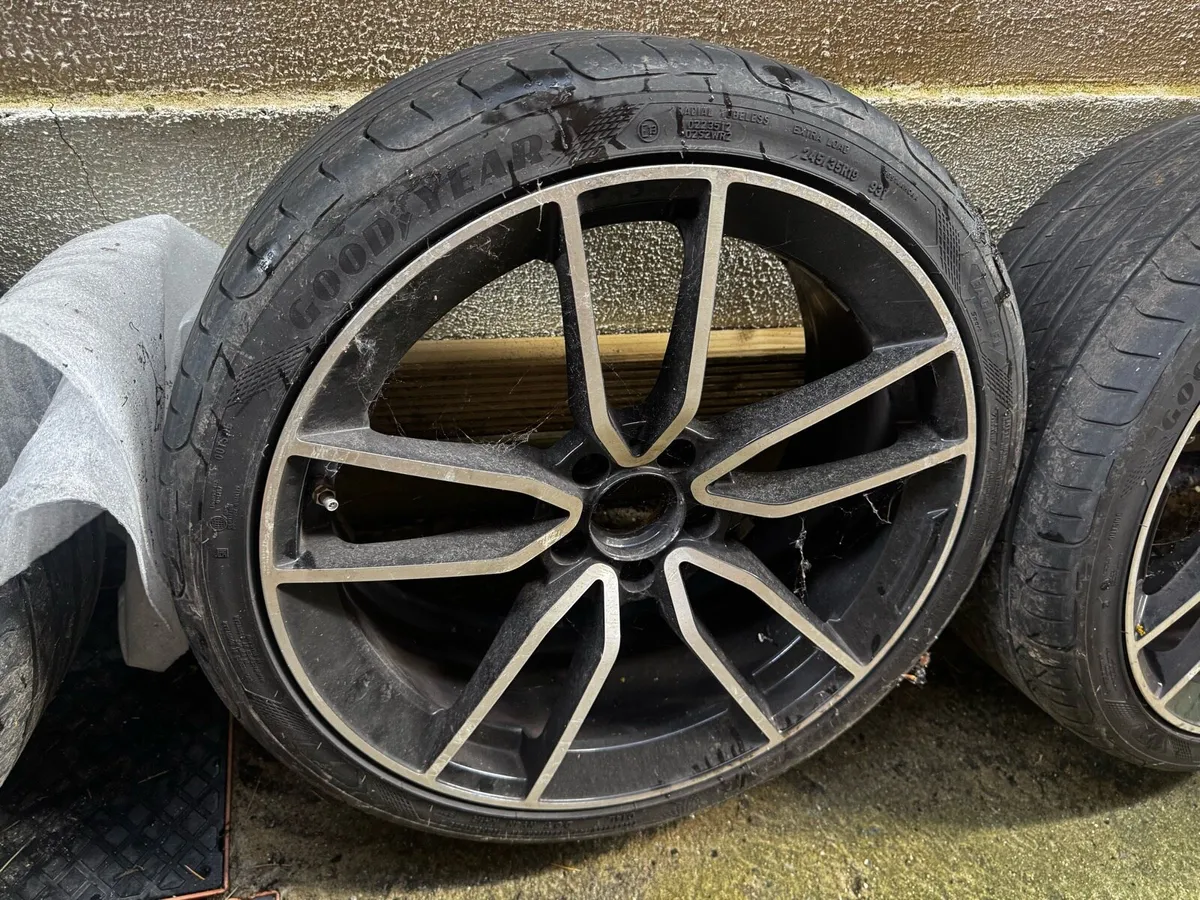 Wheels and tyres - Image 4