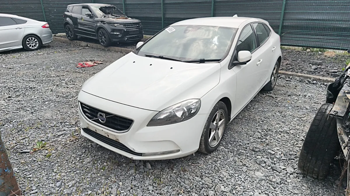 2017, Volvo V40  2.0  DIESEL FOR BREAKING! - Image 1