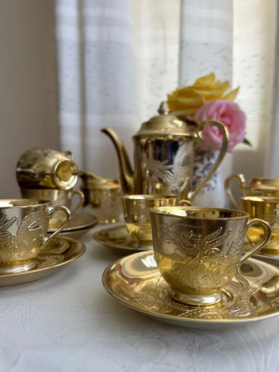 Vintage Gold Lustre Dragonware tea Set (9 pieces) - Image 2